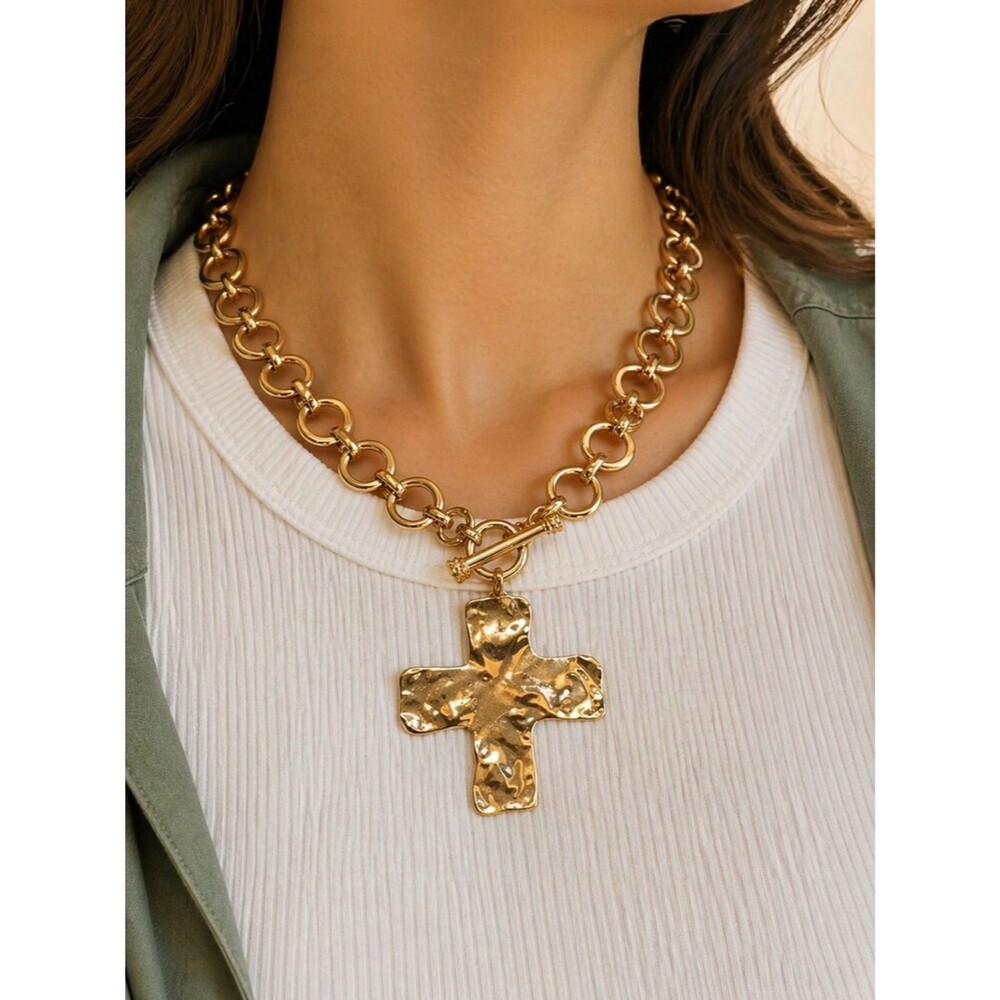 Chunky Gold Cross Necklace Hammered Pendant Thick Chain Toggle Clasp 18” Chain